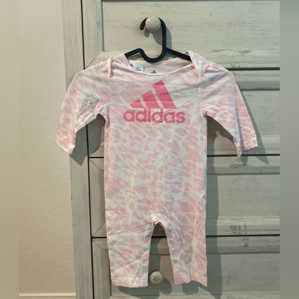 Adidas baby-girls' long-sleeve bodysuit size 9 months